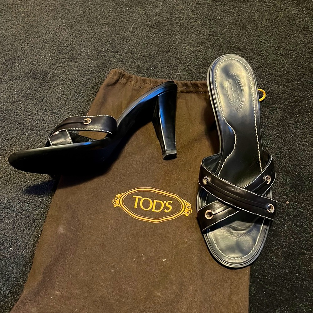 Vintage Tod’s sandals women’s size 9 black leather (with original shoe bag)